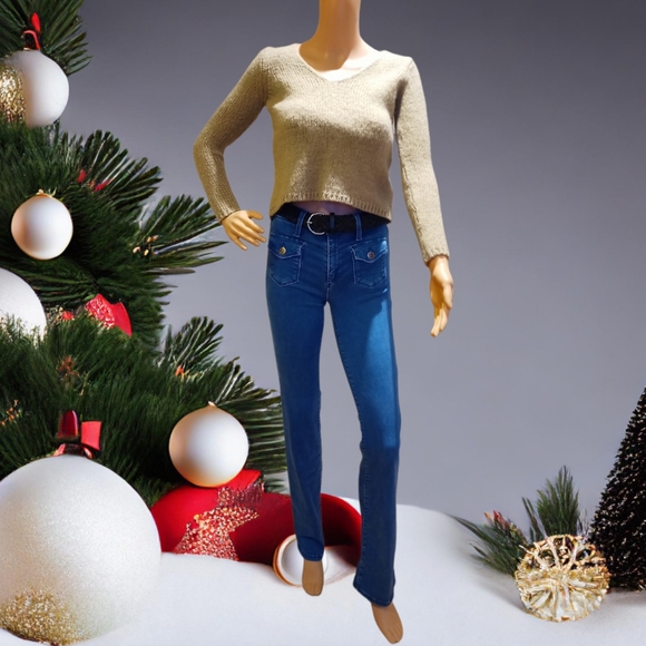 GUILTY Women's Tan Wool Knit Cropped Sweater - Picture 4 of 16